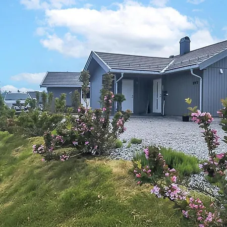 Hébergement de vacances 4 Bedroom Beautiful In